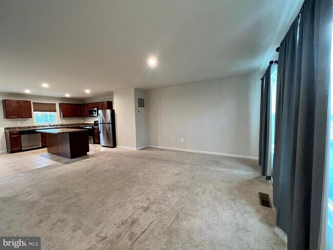 Building Photo - 255 Severna Pkwy