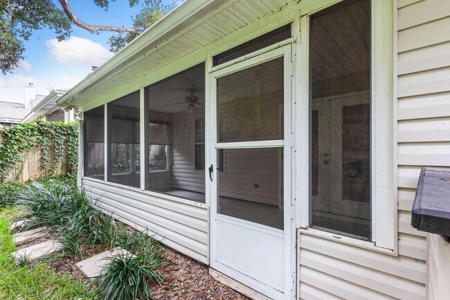 Building Photo - 7103 Shady Grove Way