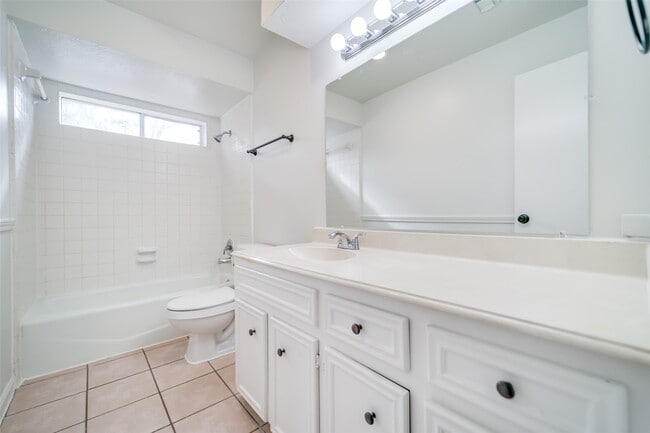 Building Photo - 15114 Forest Lodge Dr