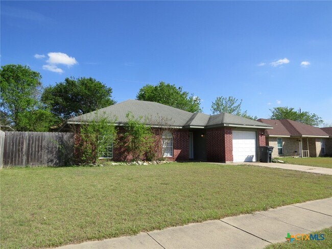 Building Photo - 2606 Cross Timber Dr