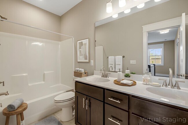 Building Photo - Stunning 3-Bedroom Townhome in Black Mountain's Sweet Birch Commons