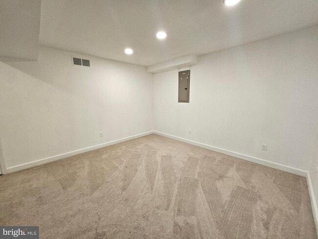 Building Photo - 73 Medal Way