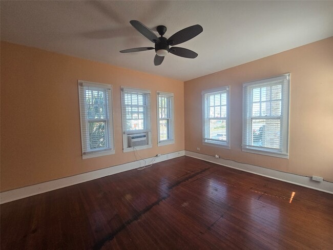 Building Photo - 725 Broadway Avenue J