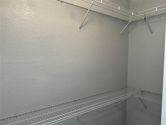 Building Photo - 1480 NE 33rd Ave