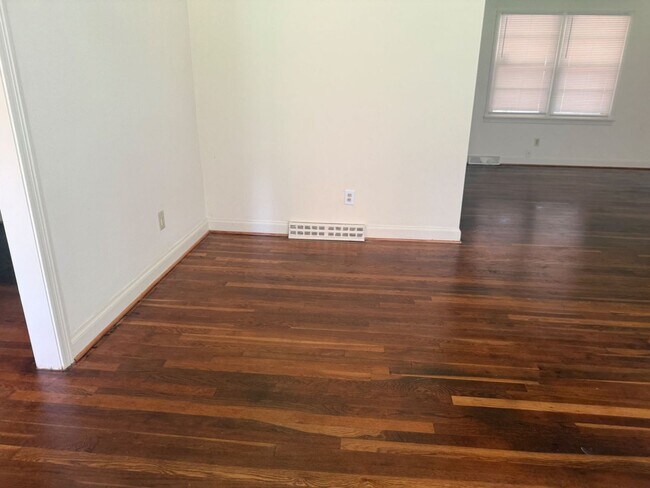 Building Photo - ComingSoon! 3 bedroom 2 bathroom home located in Stanley!