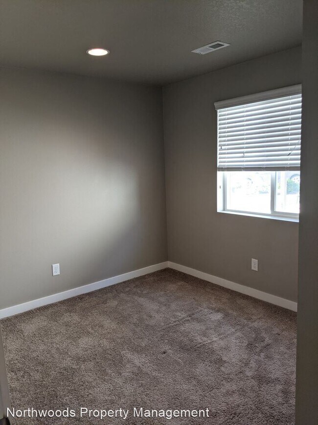 Building Photo - 2 br, 1 bath House - 1335 Turtle Lane