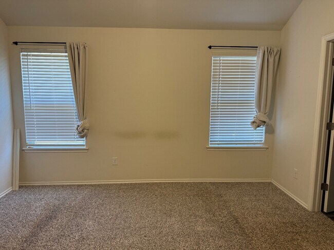 Building Photo - 11016 NW 100th St