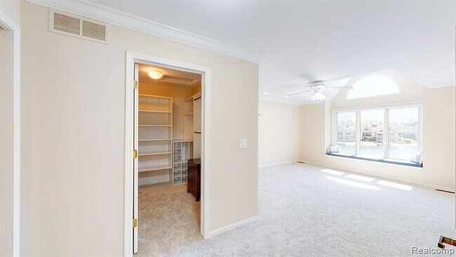 Building Photo - 18182 Blue Heron Dr