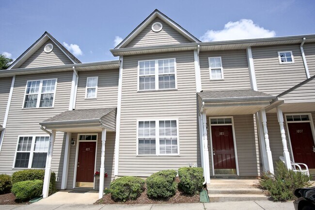 Building Photo - 1811 Webland Ter