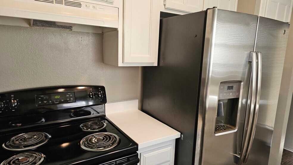 Building Photo - 1815 Sheehan Ct