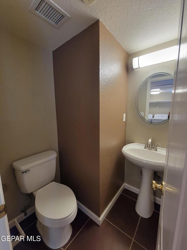 Building Photo - 7225 Tierra Taos Dr