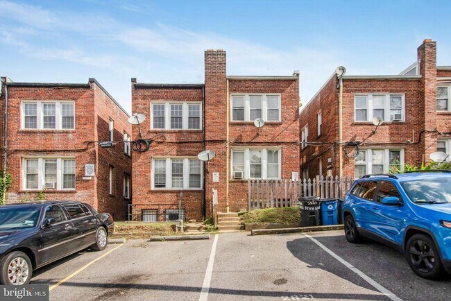 Building Photo - 2921 Pennsylvania Ave. SE