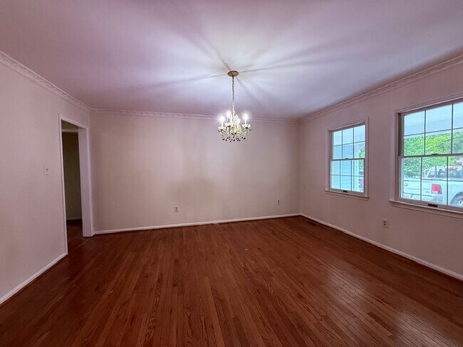 Building Photo - 2788 Pinewood Dr