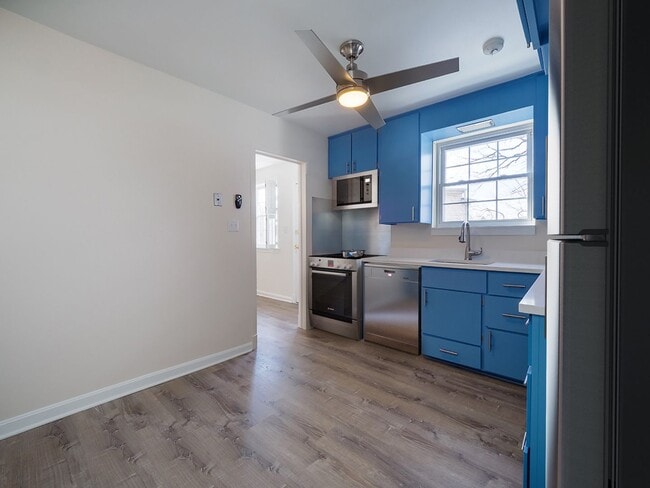 Building Photo - 2702 Navarre Dr
