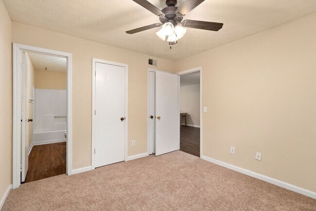 Interior Photo - Allenwood Apartments