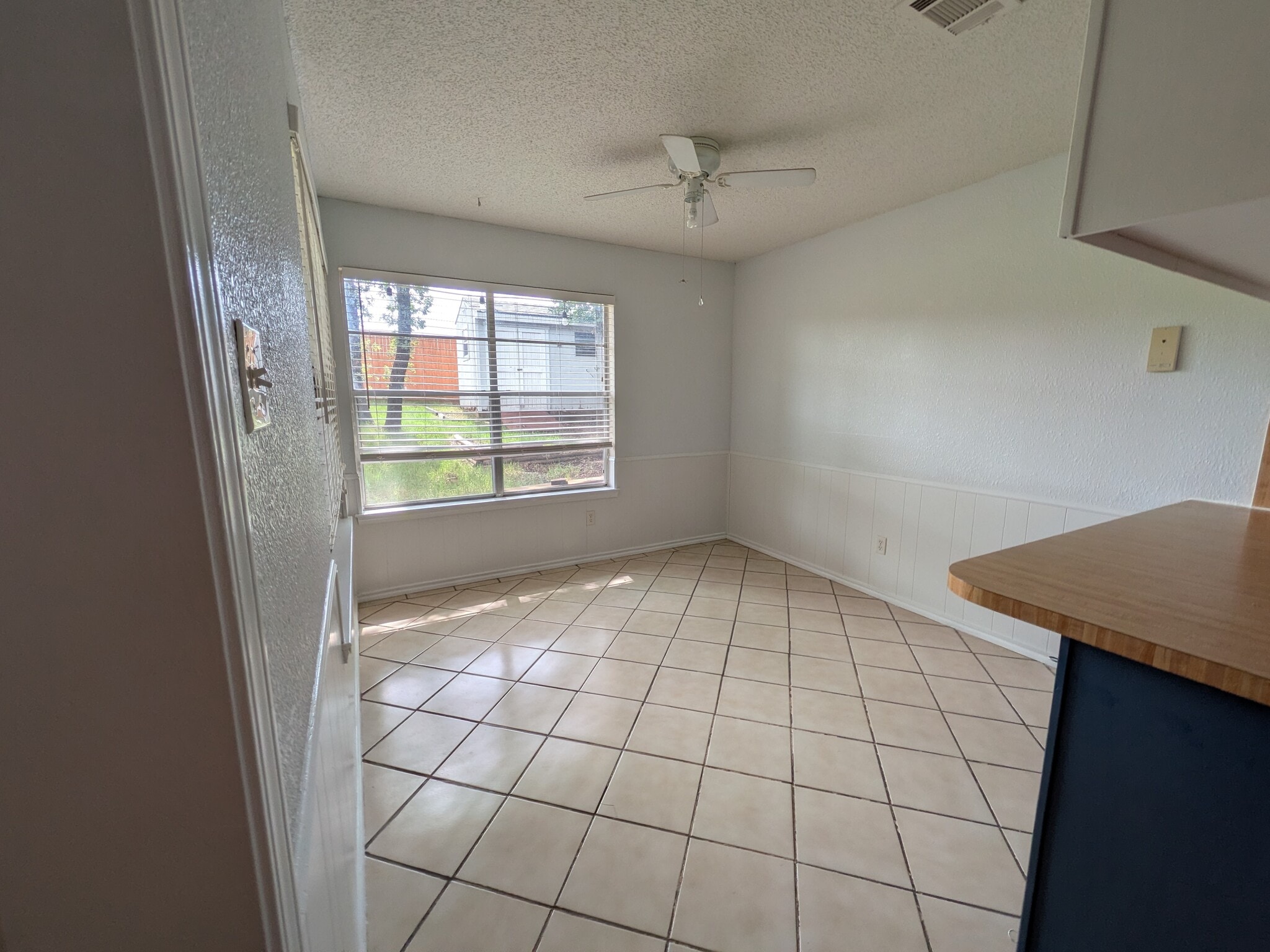 Building Photo - 2305 Stockbridge Ct