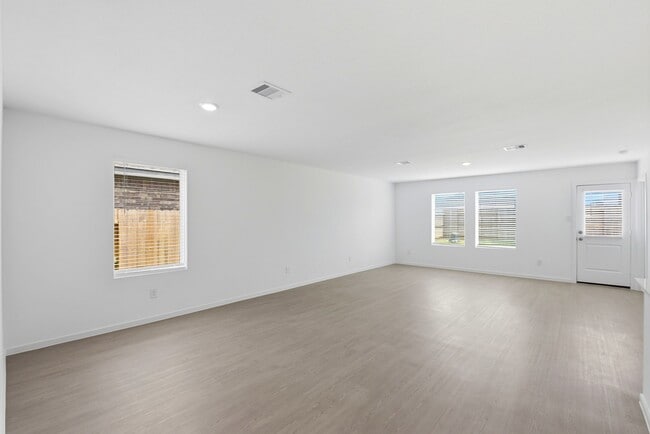 Building Photo - 26815 Rosebay Wds Dr