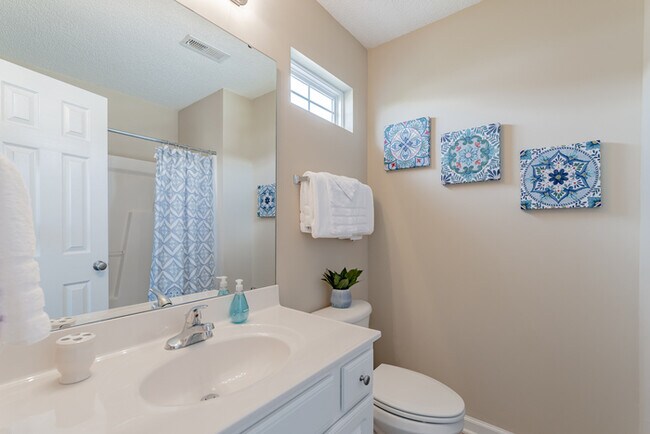 Building Photo - Furnished Rental