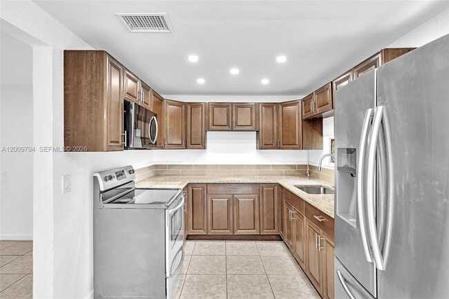Building Photo - 4156 SW 49th Ct