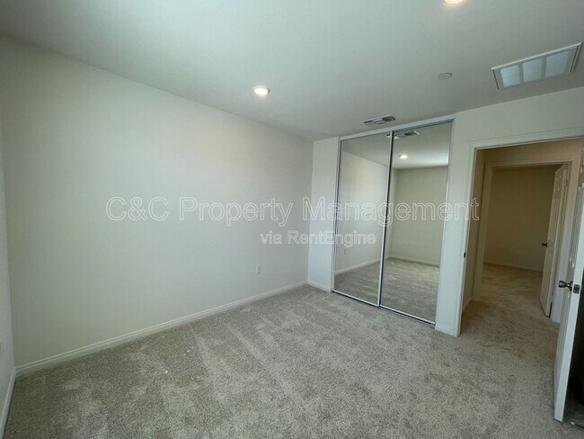 Building Photo - 25432 Cetara Dr