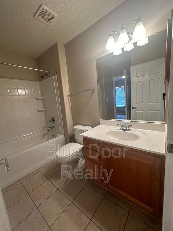 Building Photo - 8023 Sierra Altos Pl NW