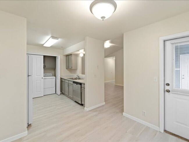 Building Photo - 6405 Chapel Hill Blvd