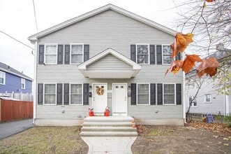 Building Photo - 160 Goodwin St