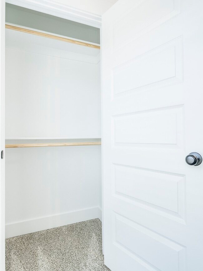 Building Photo - 1440 Emmerson St