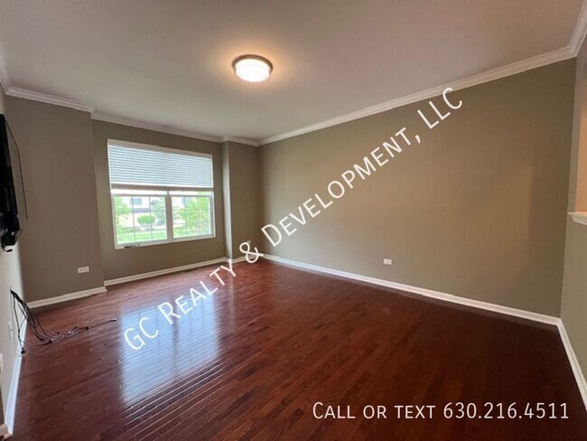 Building Photo - 2522 Dunraven Ave