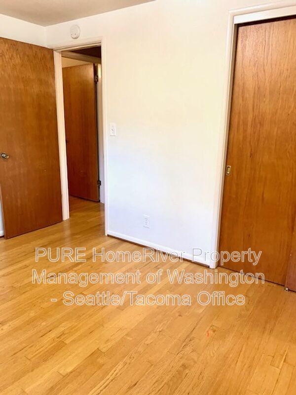 Building Photo - 2253 E Roanoke St