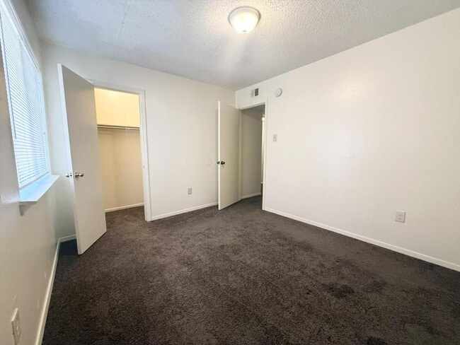 Building Photo - 1625 42nd St