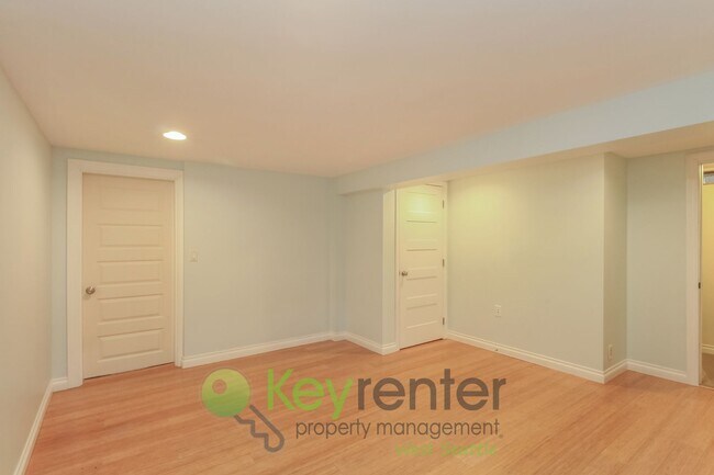 Building Photo - Stylish 4 Bedroom Steps from Shops, Cafes, and Parks