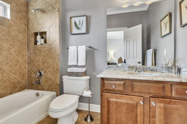 Building Photo - 12 Medalist Ct