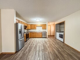 Building Photo - 1627 Gunston Dr