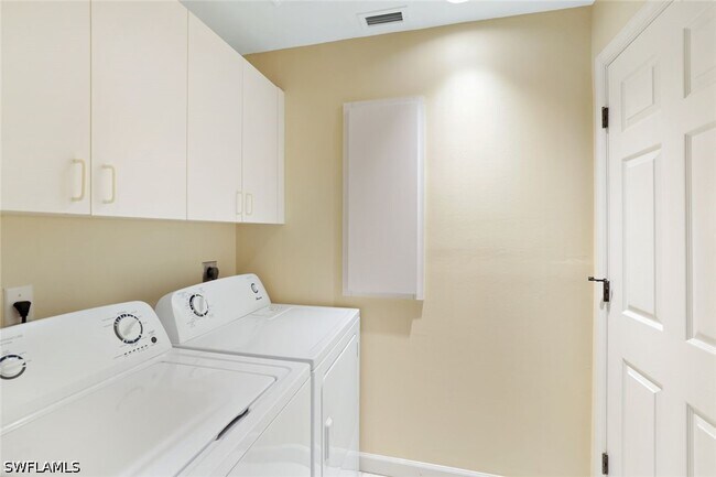 Building Photo - 1650 Windy Pines Dr