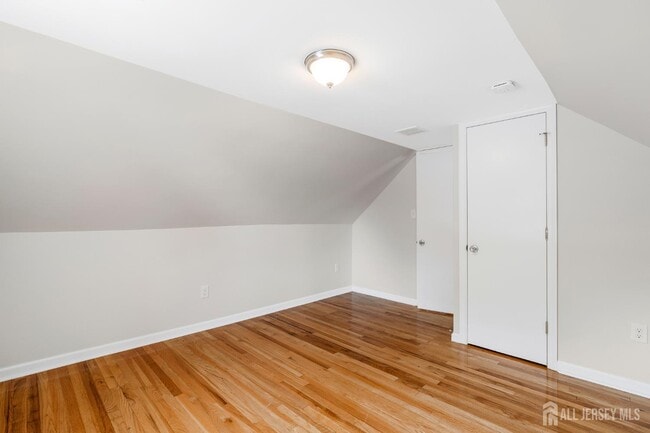 Building Photo - 372 Seneca Ave
