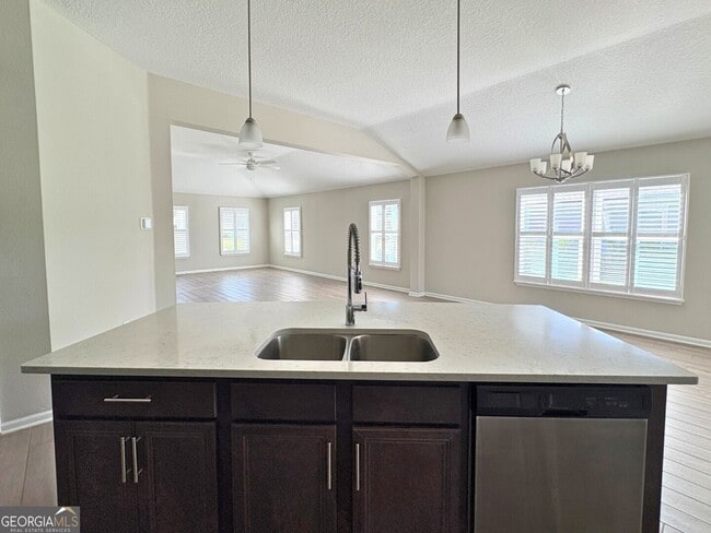 Building Photo - 312 Chinquapin Dr