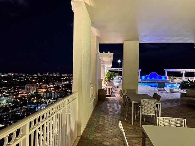 Building Photo - 511 SE 5 Ave