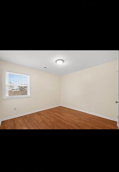 Building Photo - 1004 Belle Dr