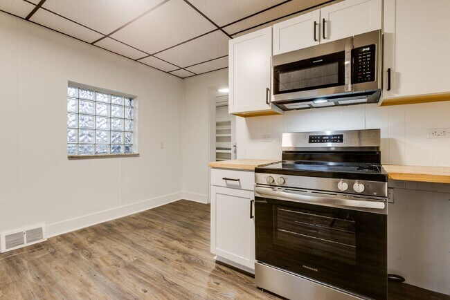 Building Photo - 238 Hazelwood Ave