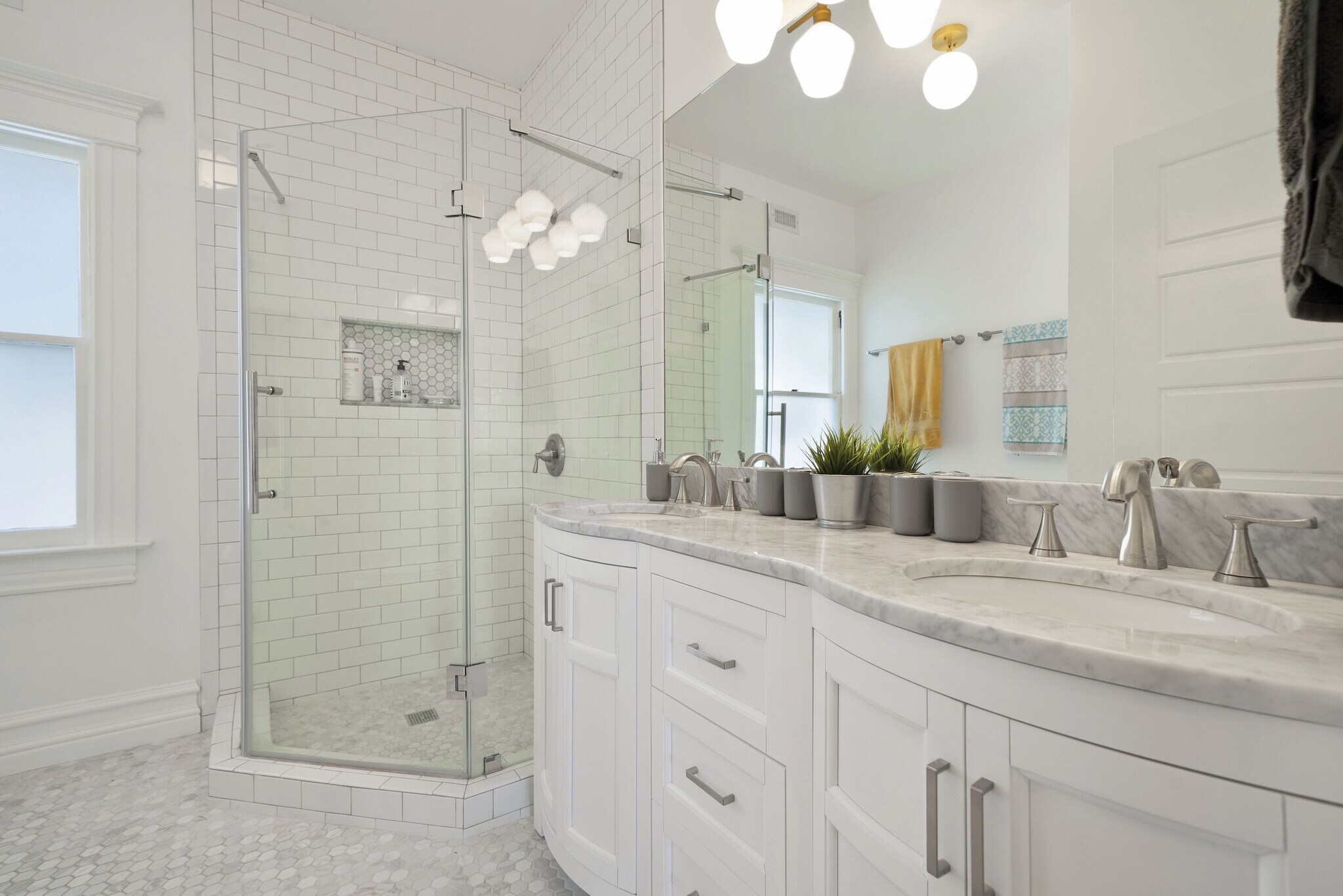 Building Photo - 749 Columbia Ave