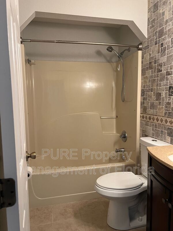 Building Photo - 112 Pecan Run