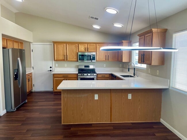 Building Photo - BEAUTIFUL SINGLE STORY HOME IN GATED COMMUNITY OF STALLION MOUNTAIN