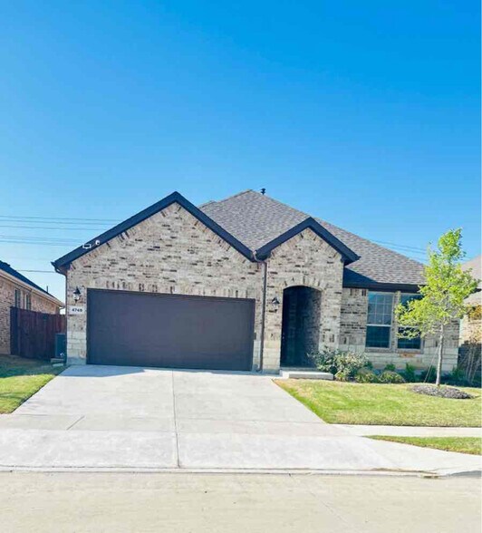 Primary Photo - 4740 Dewy Rose Ln