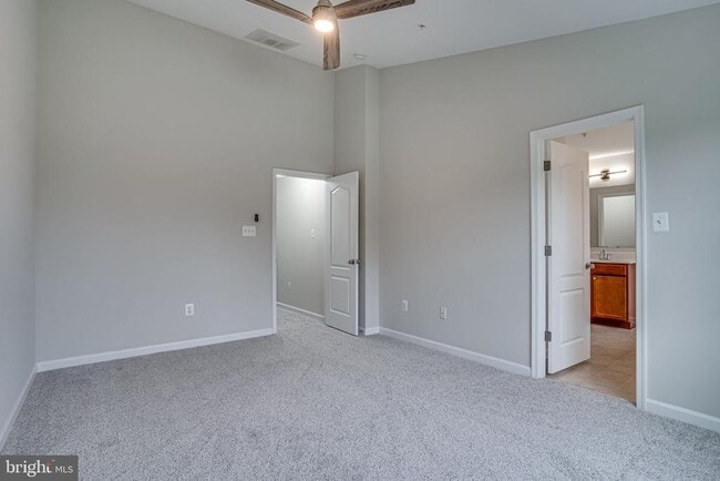Building Photo - 2895 Sedgemore Pl