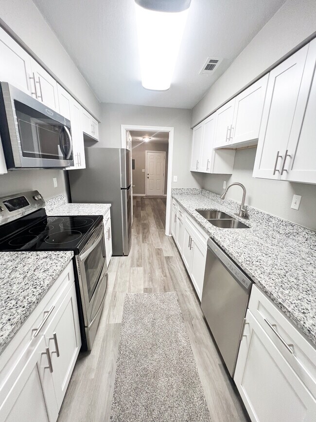 Building Photo - 6021 Camellia Dr