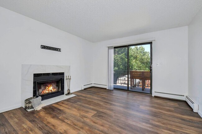 Building Photo - 6702 Dublin Loop W