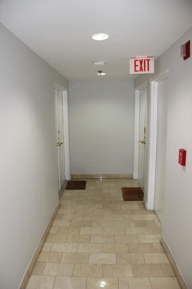 Building Photo - 1834 Brickell Ave