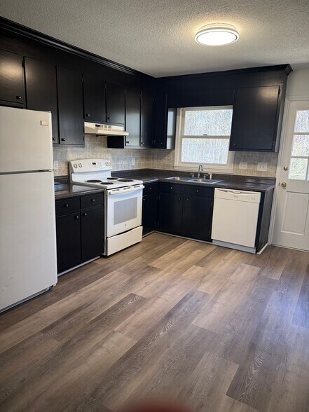 Building Photo - 3420 Becks Church Rd