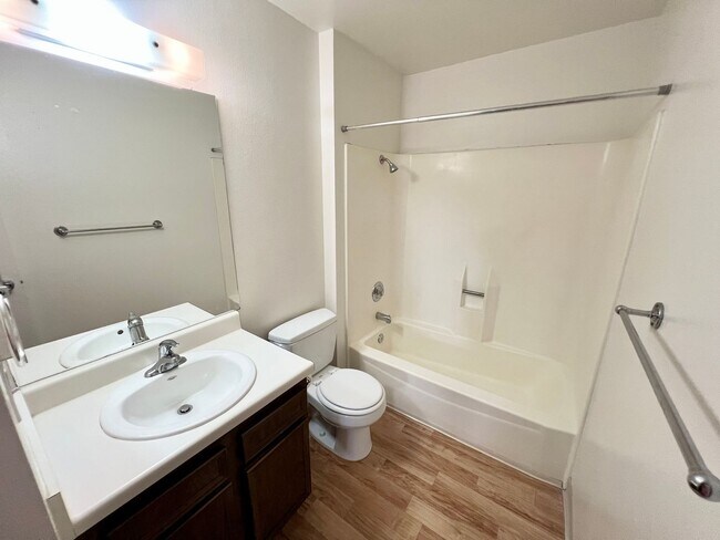 Building Photo - Mission Valley Condo for Rent | 1 Bed • 1 Bath | Resort-Style Community